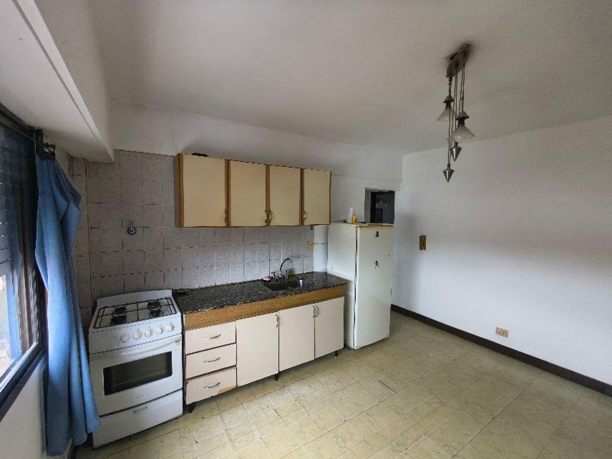 Foto de DEPARTAMENTO DE 2 AMBIENTES EN SARANDÍ, imagen 3