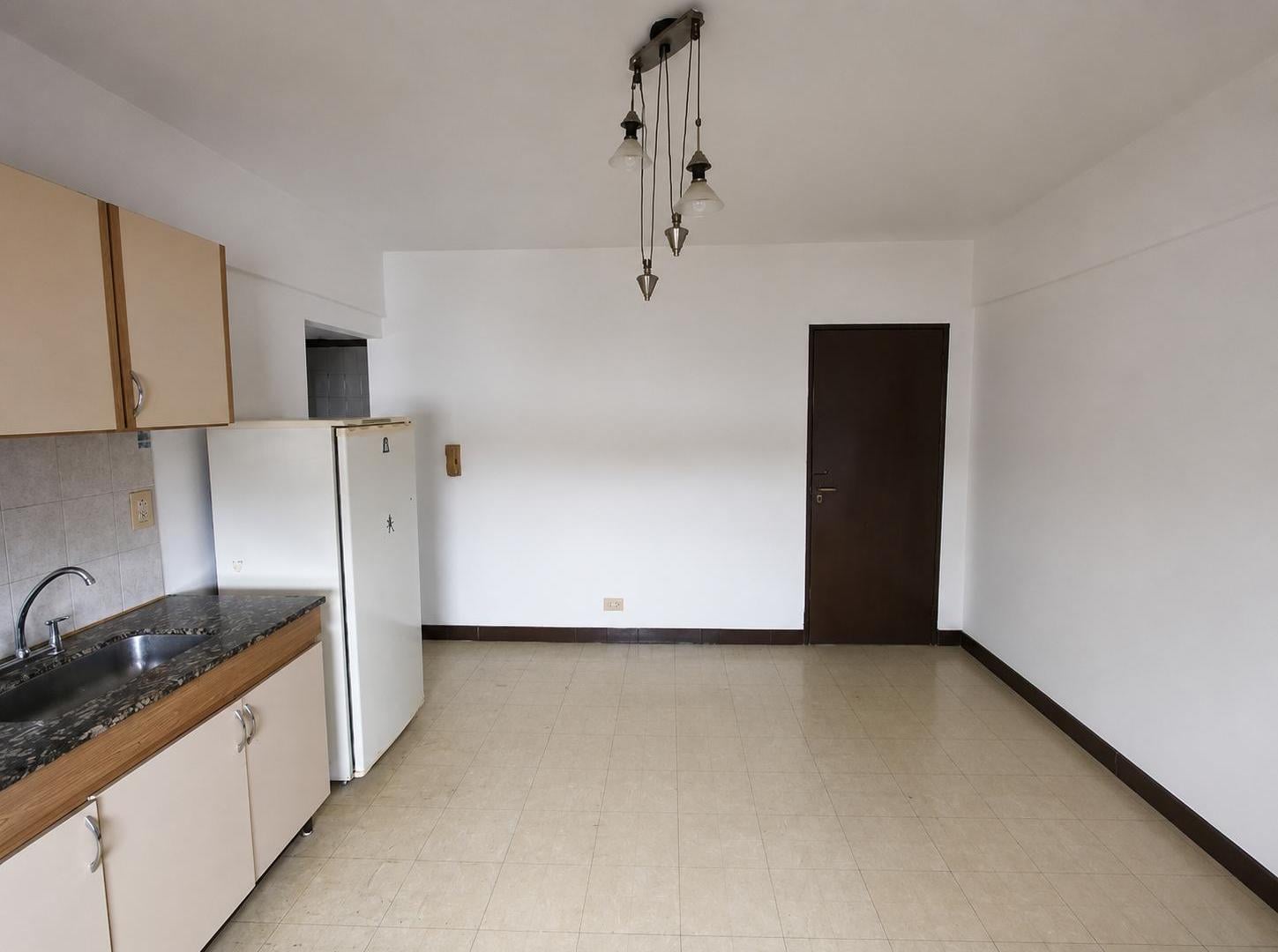 Foto de DEPARTAMENTO DE 2 AMBIENTES EN SARANDÍ, imagen 1