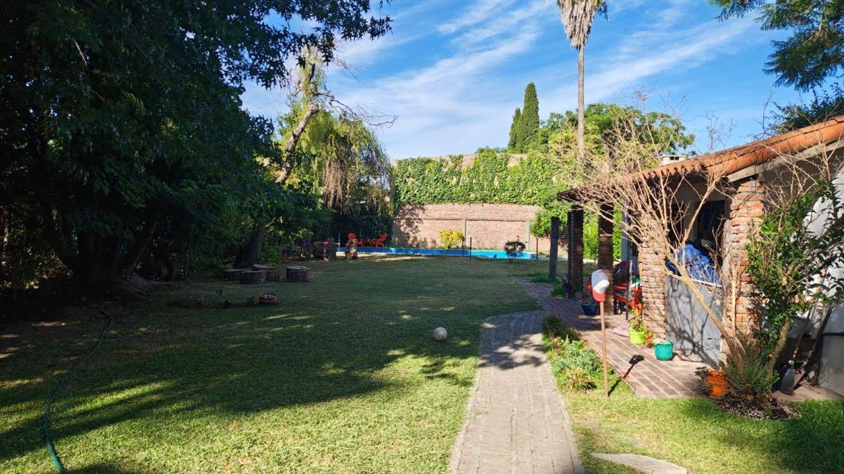 Foto de Casa Quinta sobre 3 Lotes de 1.446 m² – Ideal Vivienda, Emprendimiento o Inversión – Monte Grande, imagen 3
