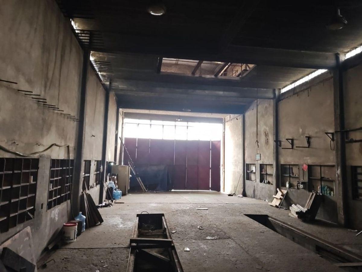Foto de GALPÓN INDUSTRIAL / DEPÓSITO EN BARRACAS – 463 m² CUBIERTOS – MIXTURA 2 – EXCELENTE UBICACIÓN, imagen 1