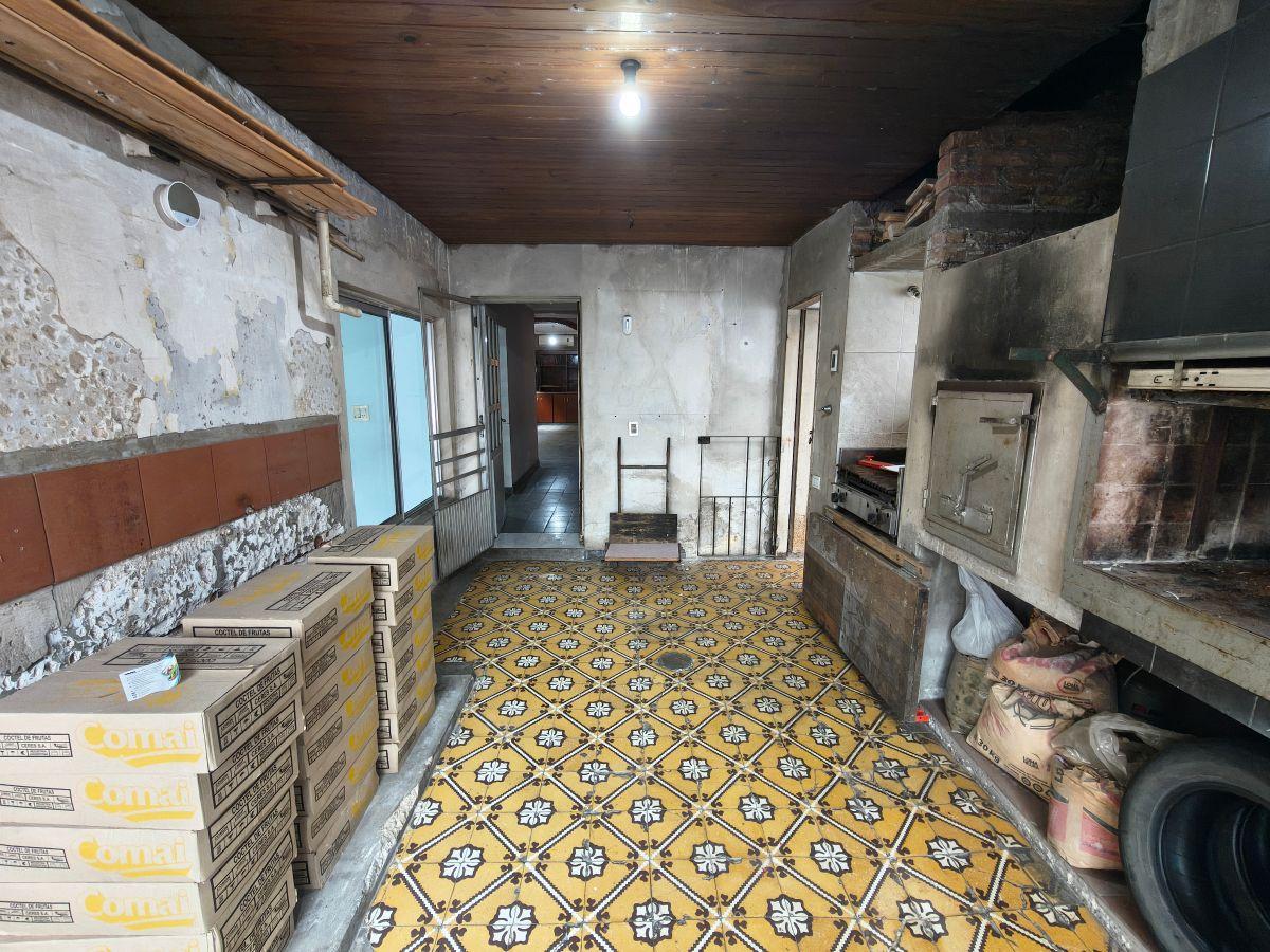 Foto de CASA DE 4 AMBIENTES CON COCHERA, PATIO Y TERRAZA EN SARANDÍ, imagen 4