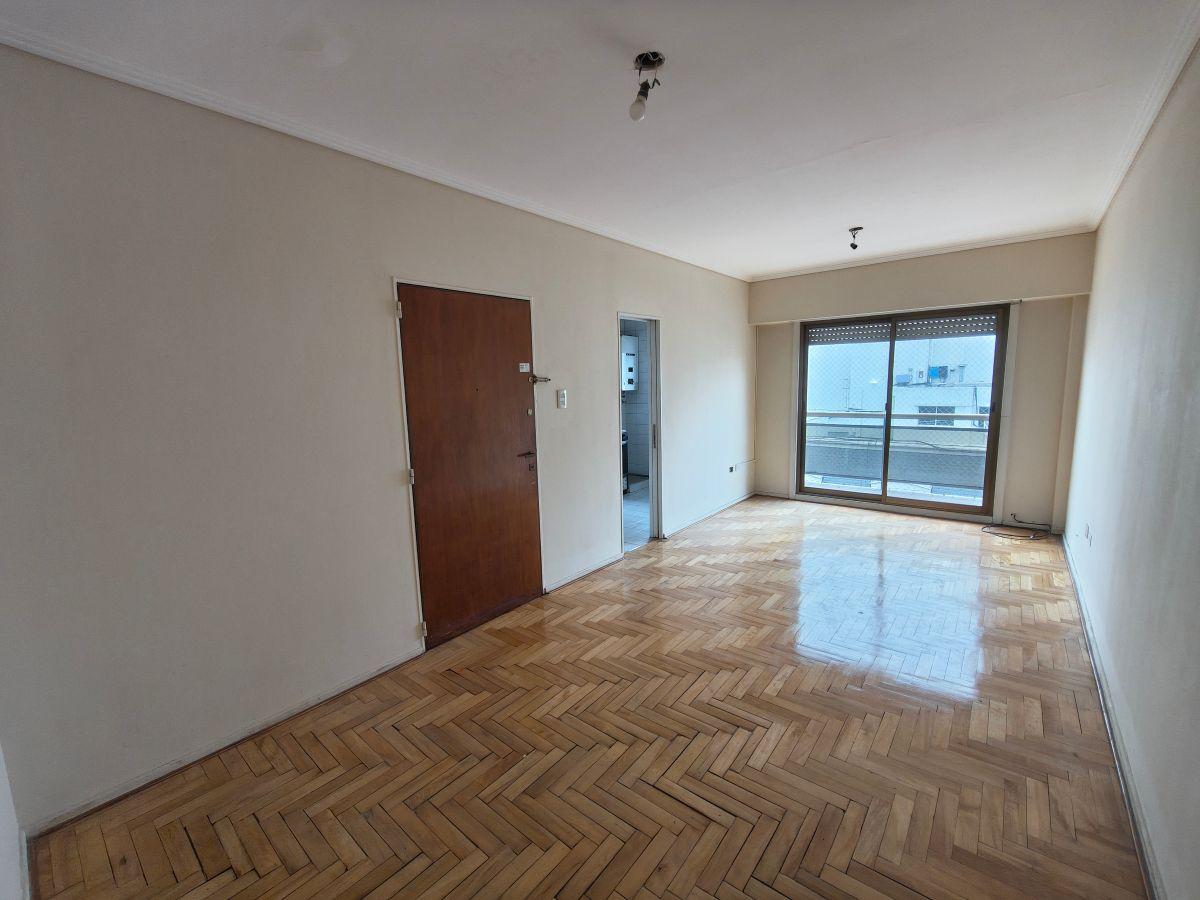 Foto de EXCLUSIVO DEPARTAMENTO DE 2 AMBIENTES CON BALCÓN Y PATIO EN AVELLANEDA, imagen 2