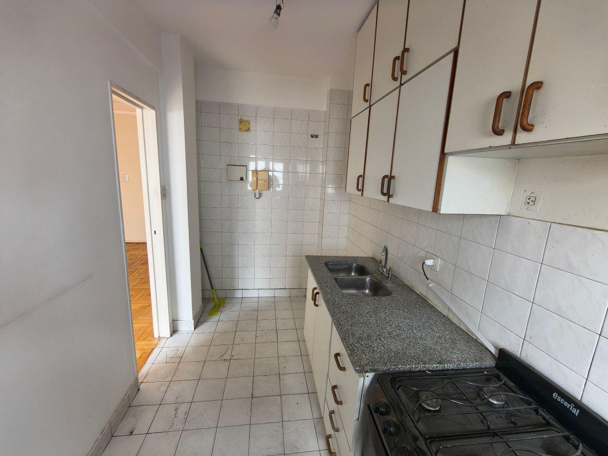 Foto de EXCLUSIVO DEPARTAMENTO DE 2 AMBIENTES CON BALCÓN Y PATIO EN AVELLANEDA, imagen 3