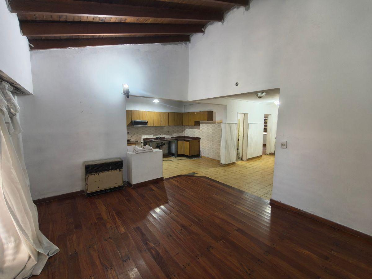 Foto de PH EN ALQUILER – 3 AMBIENTES EN PLANTA BAJA AL FRENTE – SIN EXPENSAS, imagen 2