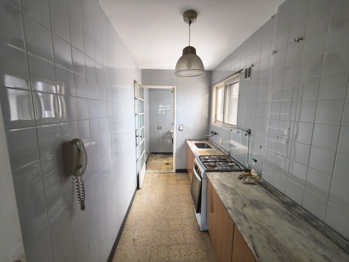 Foto de DEPARTAMENTO DE 3 AMBIENTES EN PLENO CENTRO DE QUILMES, imagen 5