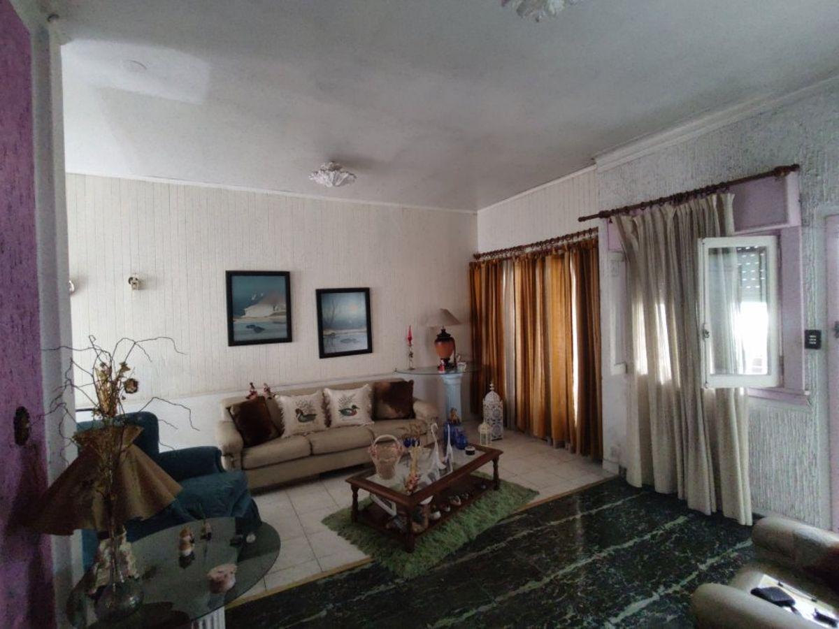 Foto de Amplia Casa en Alquiler con Cochera y Patio en Sarandí, imagen 4
