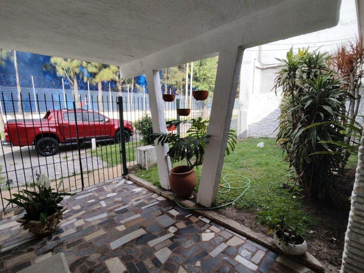 Foto de Amplia Casa en Alquiler con Cochera y Patio en Sarandí, imagen 3