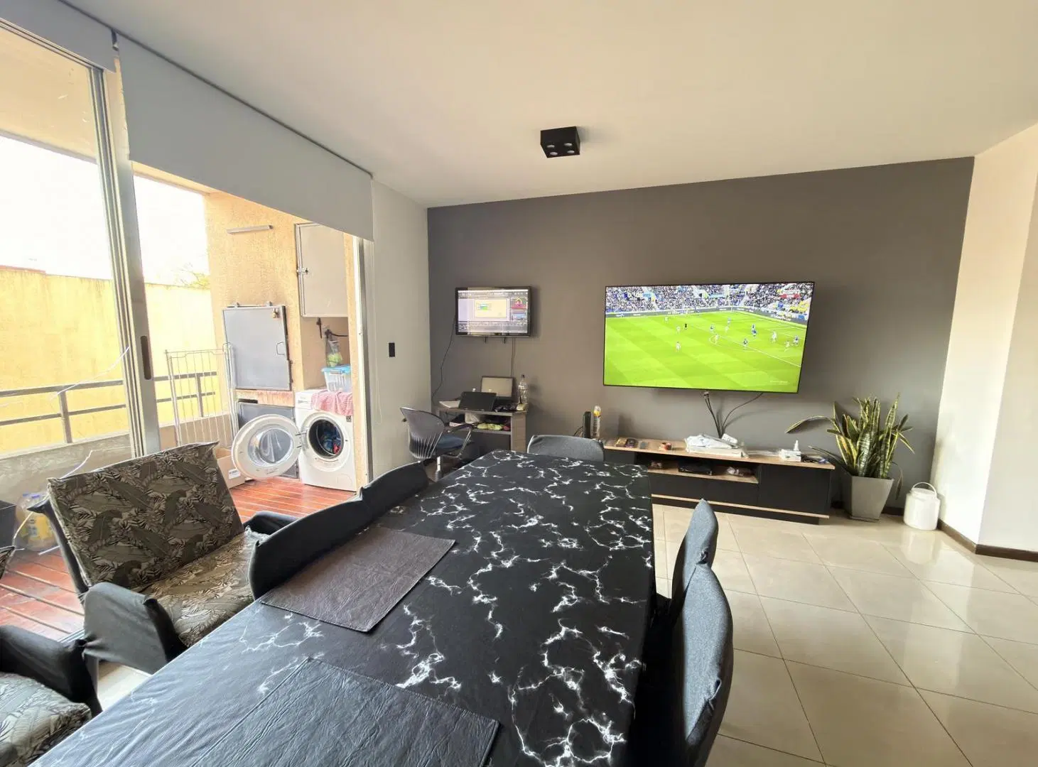 Departamento 2 ambientes de amplias dimensiones 2