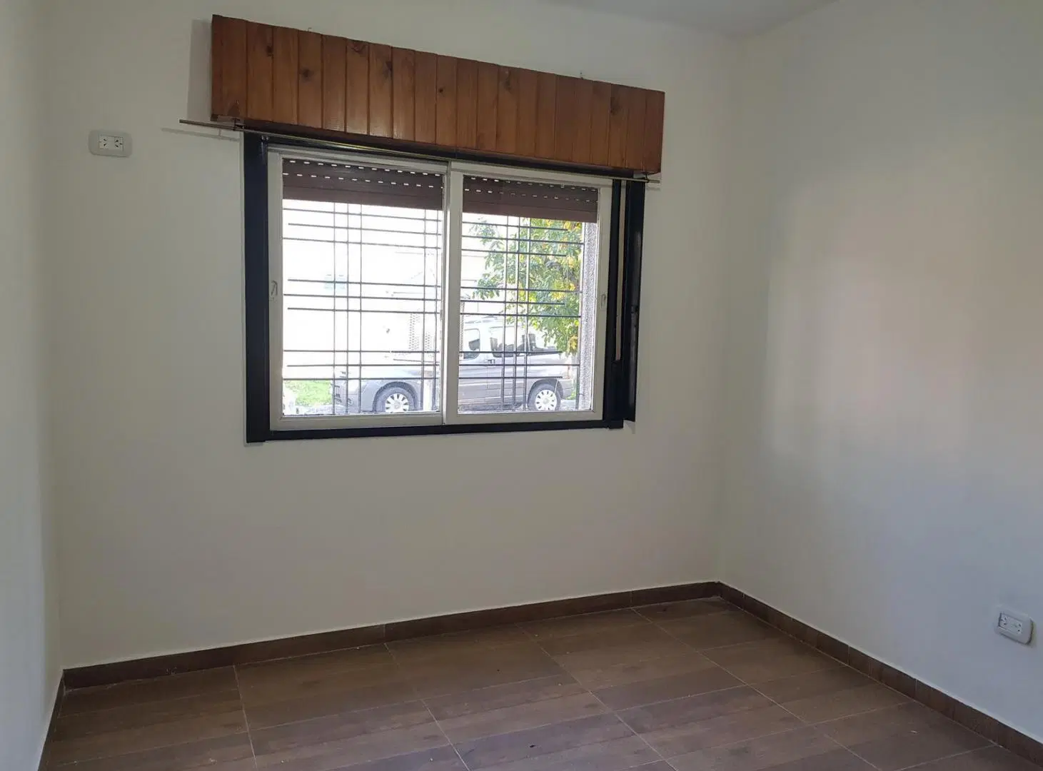 Casa en Ramos Mejia! 3 ambientes con cochera y terraza propia!!!! 2