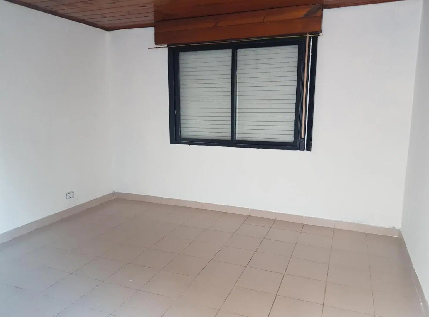 Casa en Ramos Mejia! 3 ambientes con cochera y terraza propia!!!! 5