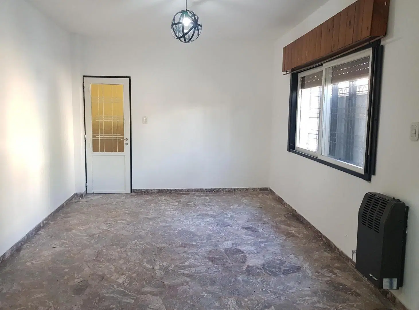 Casa en Ramos Mejia! 3 ambientes con cochera y terraza propia!!!! 1