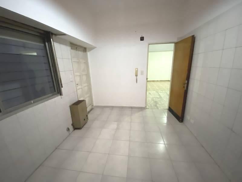 Foto de Gran Semipiso 3 Amb Con Patio, Balcón y sin Expensas! Excelente, imagen 5