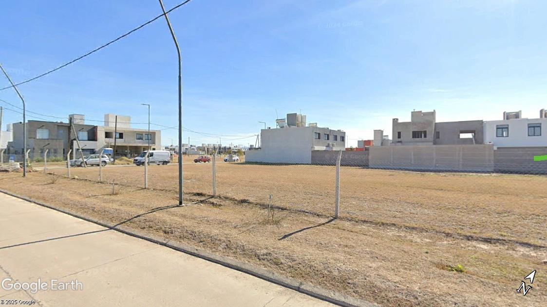 venta. Solares de Manantiales. lote 305 m2 apto duplex