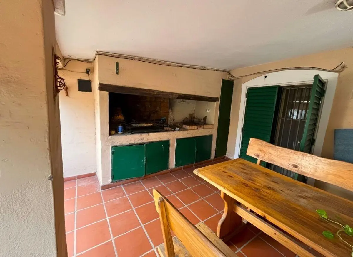 Venta. Inaudi, casa frente ingreso tejas 2, APTO CREDITO 2