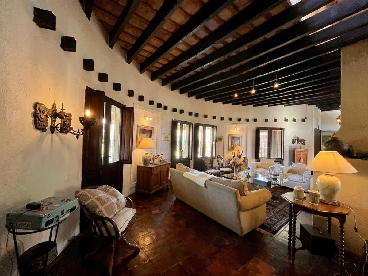 Venta. Zona Sur, avenida Valparaíso, 5822. Barrio Inaudi. Magnífica propiedad de 3000 m² de terreno 3