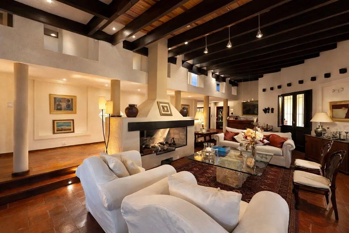 Venta. Zona Sur, avenida Valparaíso, 5822. Barrio Inaudi. Magnífica propiedad de 3000 m² de terreno 2