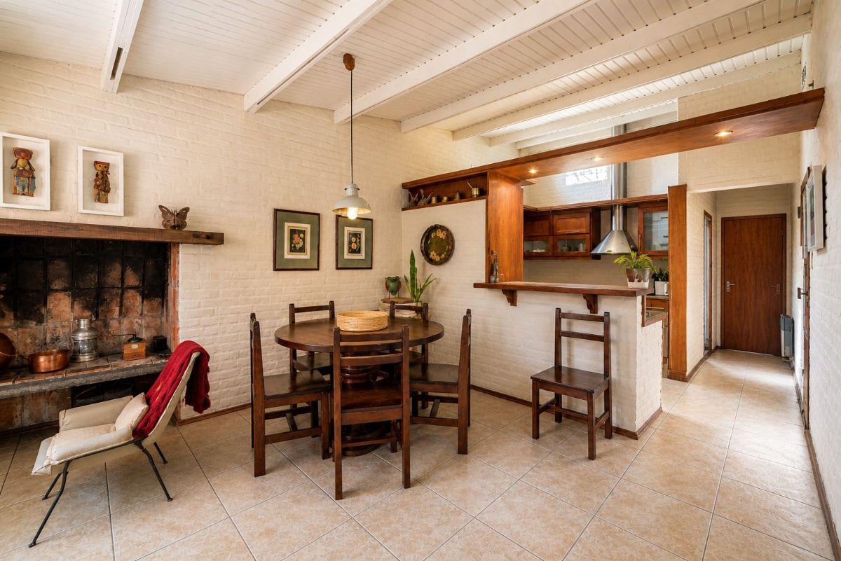 Venta. Zona Sur, avenida Valparaíso, 5822. Barrio Inaudi. Magnífica propiedad de 3000 m² de terreno