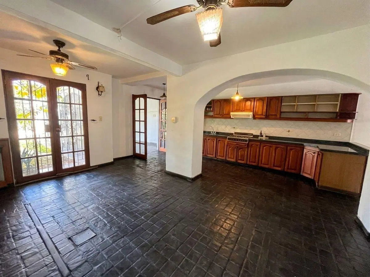 venta. Casa en Parque Latino | 5 dormitorios | Pileta | Quincho | Apta crédito 4