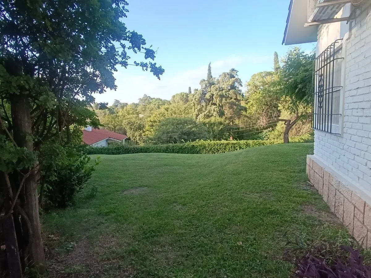 Casa en ALQUILER - con 4 habitaciones en 2000 m² en Villa Allende Golf 4