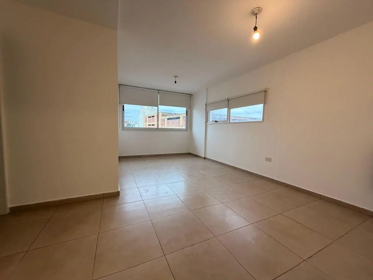 Venta. cdepartameto dos dormitorios sobre costanera. regam pilay 4 8