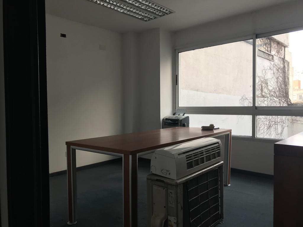 Foto de 280 m2 de oficinas en Carlos Pellegrini entre Av Santa Fe y Arenales, imagen 2