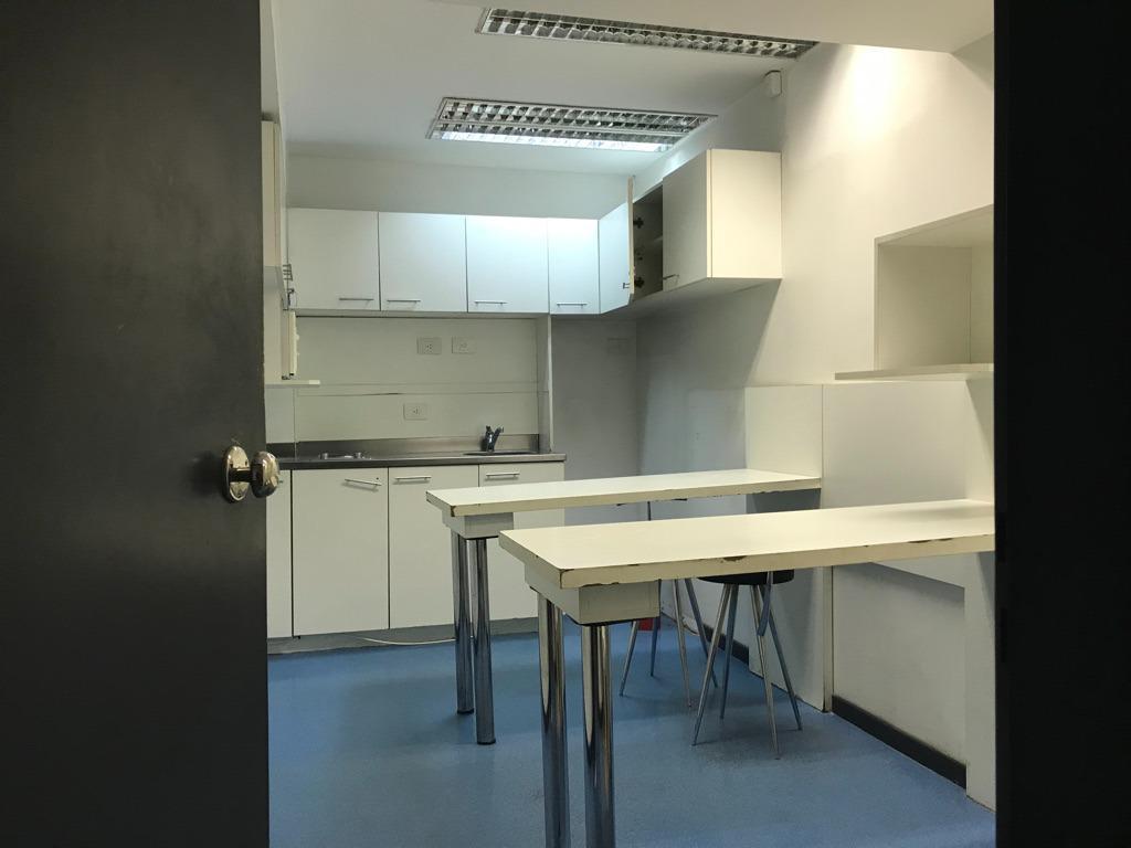 Foto de 280 m2 de oficinas en Carlos Pellegrini entre Av Santa Fe y Arenales, imagen 3