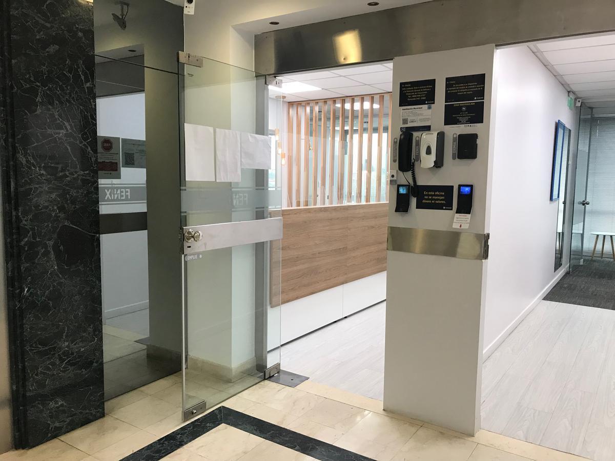 Foto de Oficina en venta a metros de Unicenter, imagen 2