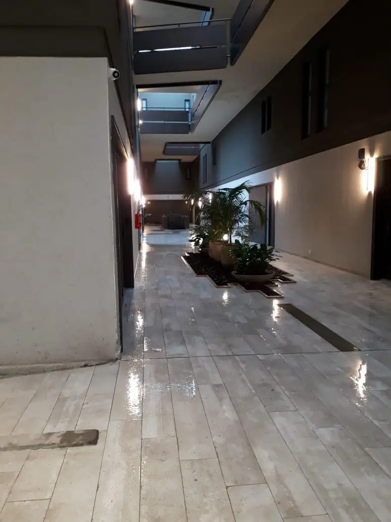 Venta departamento en dúplex de 3 ambientes con jardín y parrilla 4