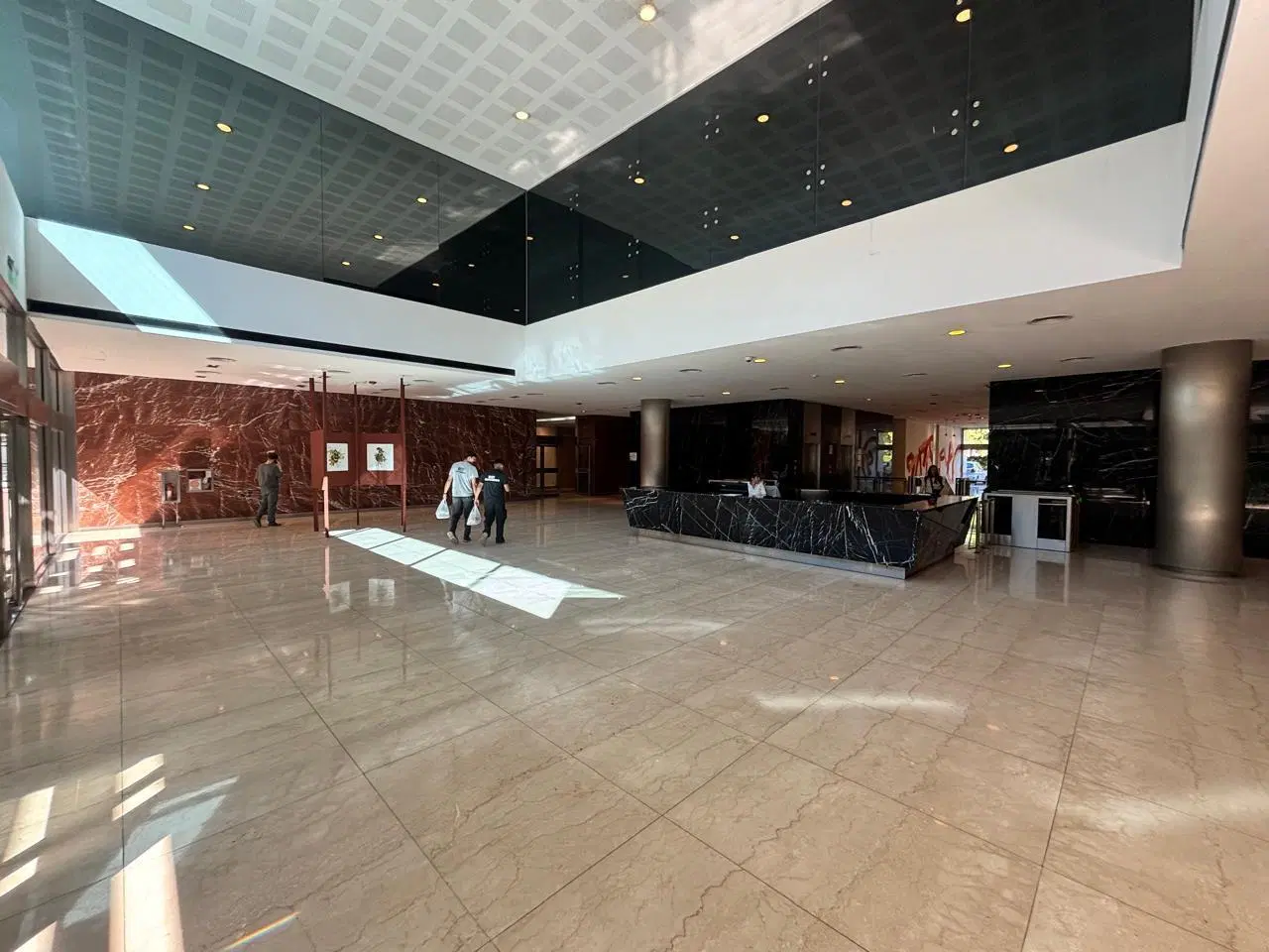 Oficinas AAA en alquiler - Centro empresarial Urbana 4
