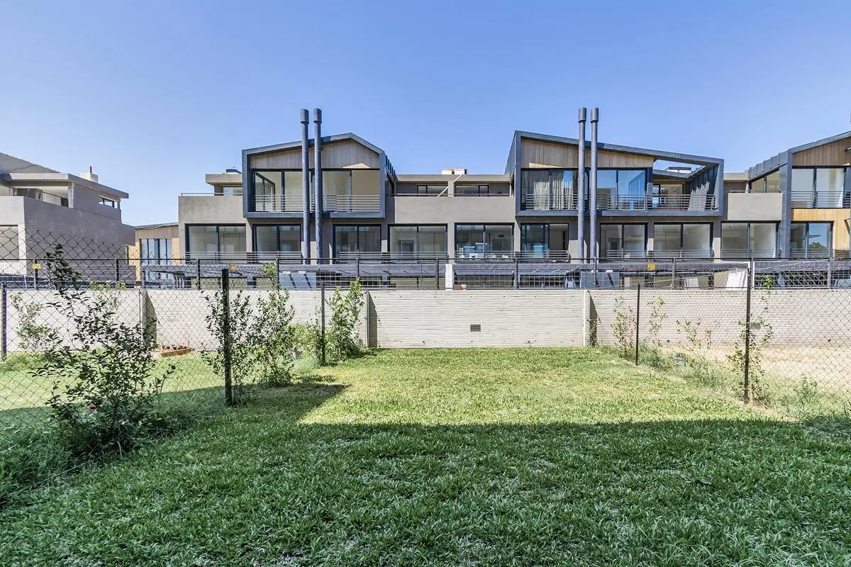 Venta  Departamento 3 ambientes con Jardín en Nuevo Beccar Central 2