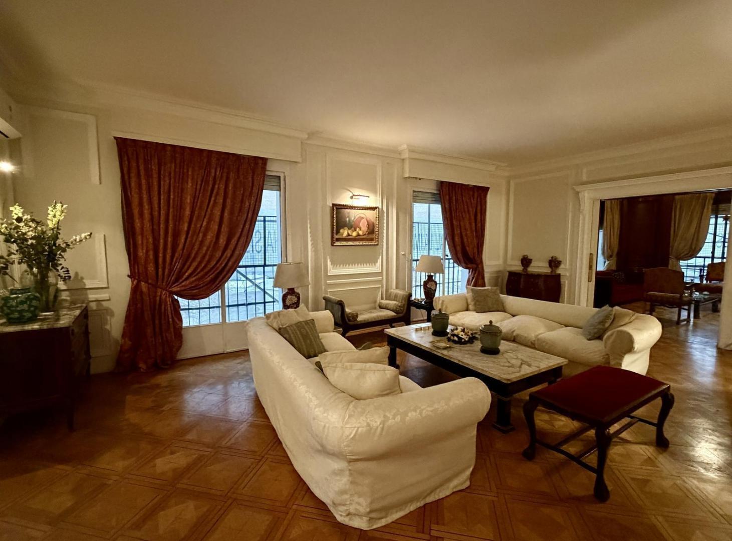 Departamento en Alquiler 4 dormitorios en Recoleta con excelente ubicación y luminosidad