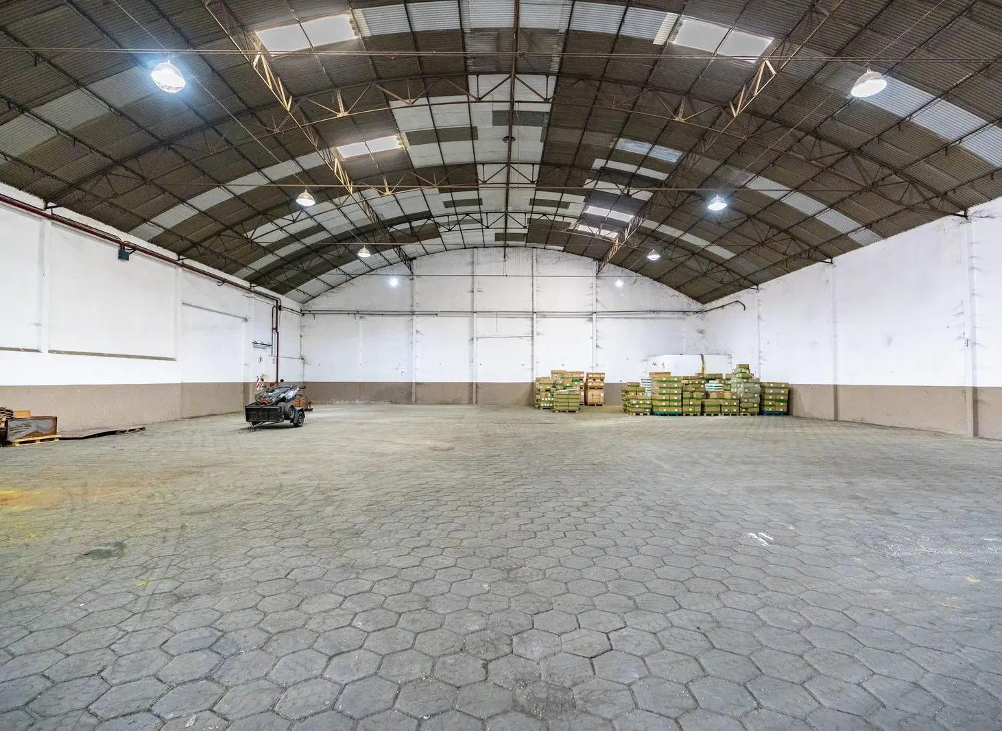 Depósito de 1.185 m2 dentro de parque industrial multipropósito 1