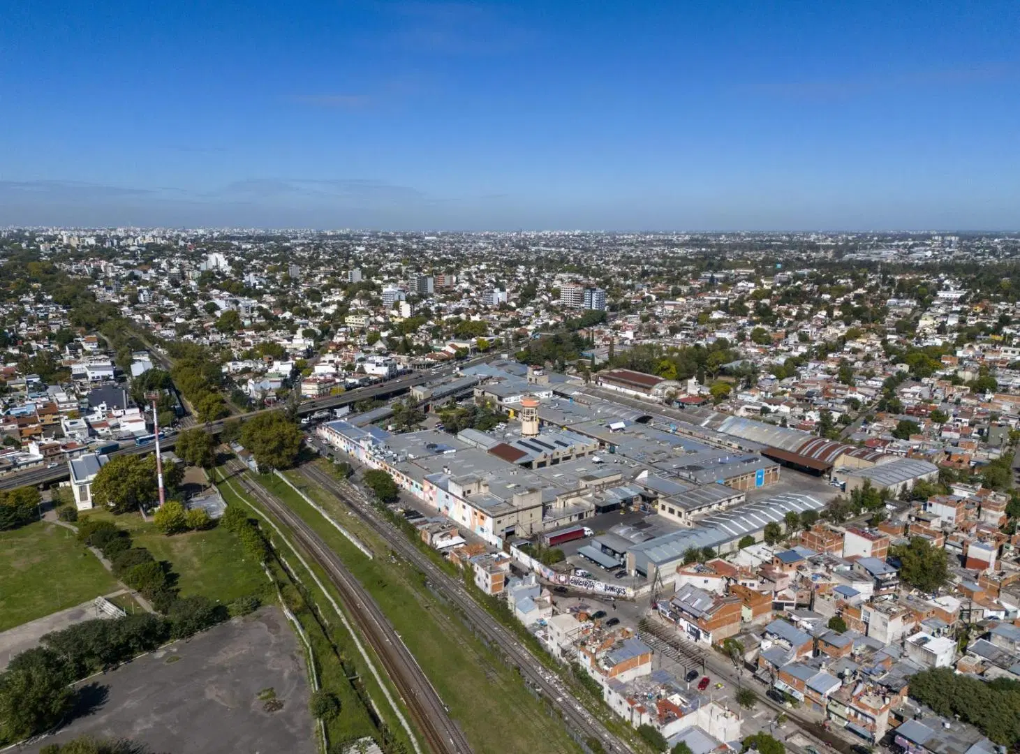 Depósito de 1.185 m2 dentro de parque industrial multipropósito 5