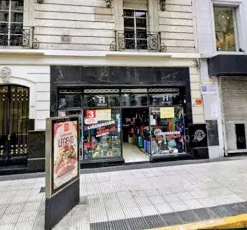 Local en alquiler en Av Santa Fe. Recoleta 2