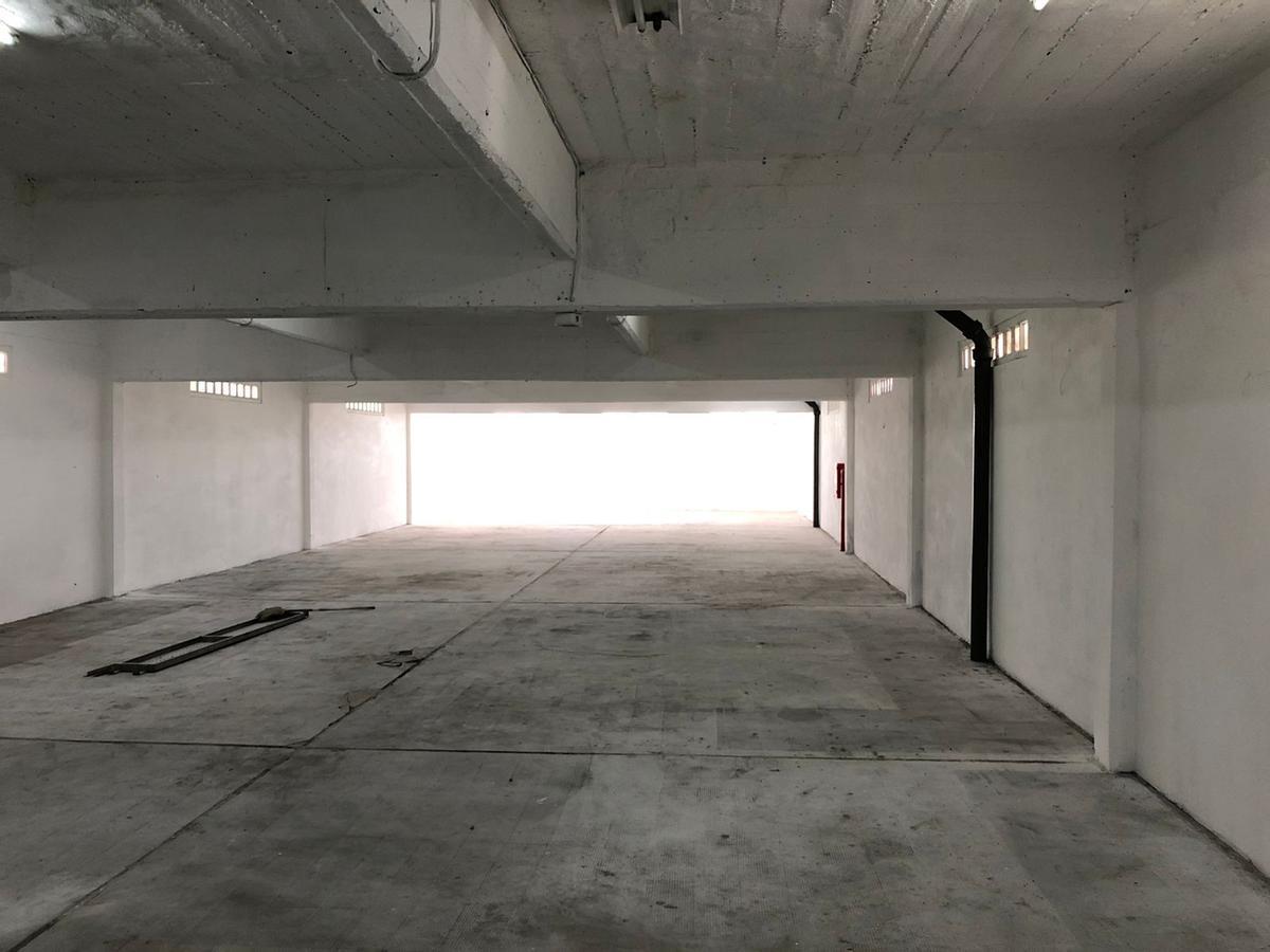 Foto de Depósito de 1.100 m2 en alquiler - Paternal, imagen 4