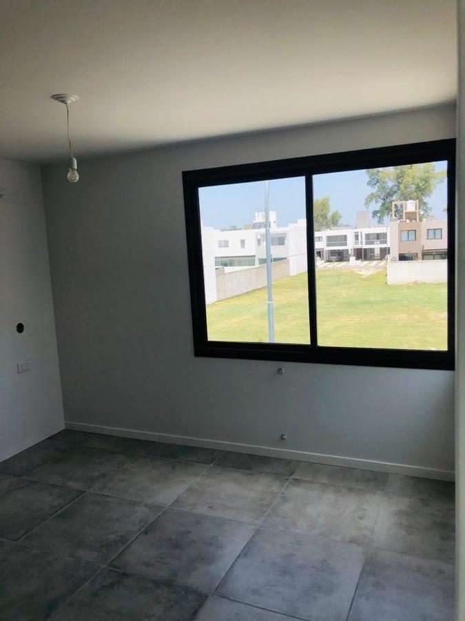 Claros del Bosque, 3 Dorm., 3 Baños, Patio, Asador, Seguridad! Rec. Menor! 5