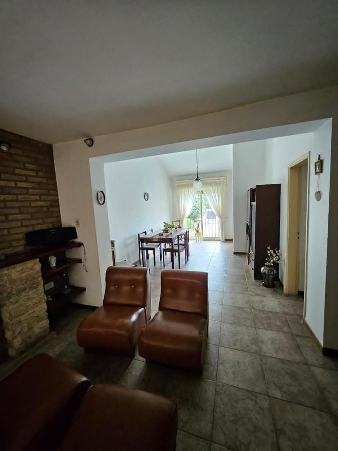 Jardin Espinosa, Casa de 3 dormitorios en venta, patio, asador, cochera.