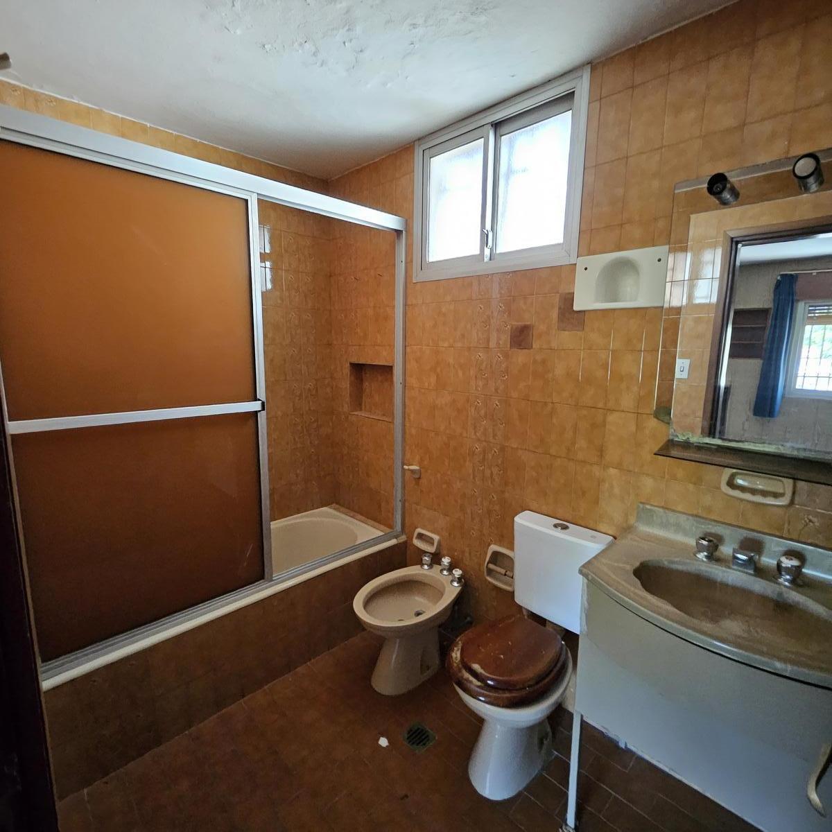Apart Hotel / Hostel de 20 Dorm. 2 Locales Frente Al Privado, Parque Velez Sarsfield 3