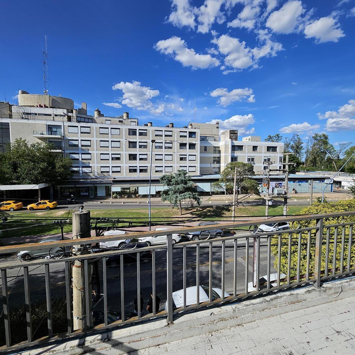 Apart Hotel / Hostel de 20 Dorm. 2 Locales Frente Al Privado, Parque Velez Sarsfield 2