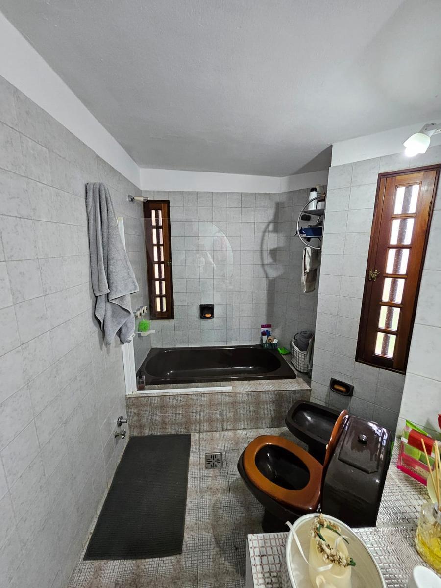 Casa con Pileta, Quincho y Gran Terreno en Villa Belgrano 3