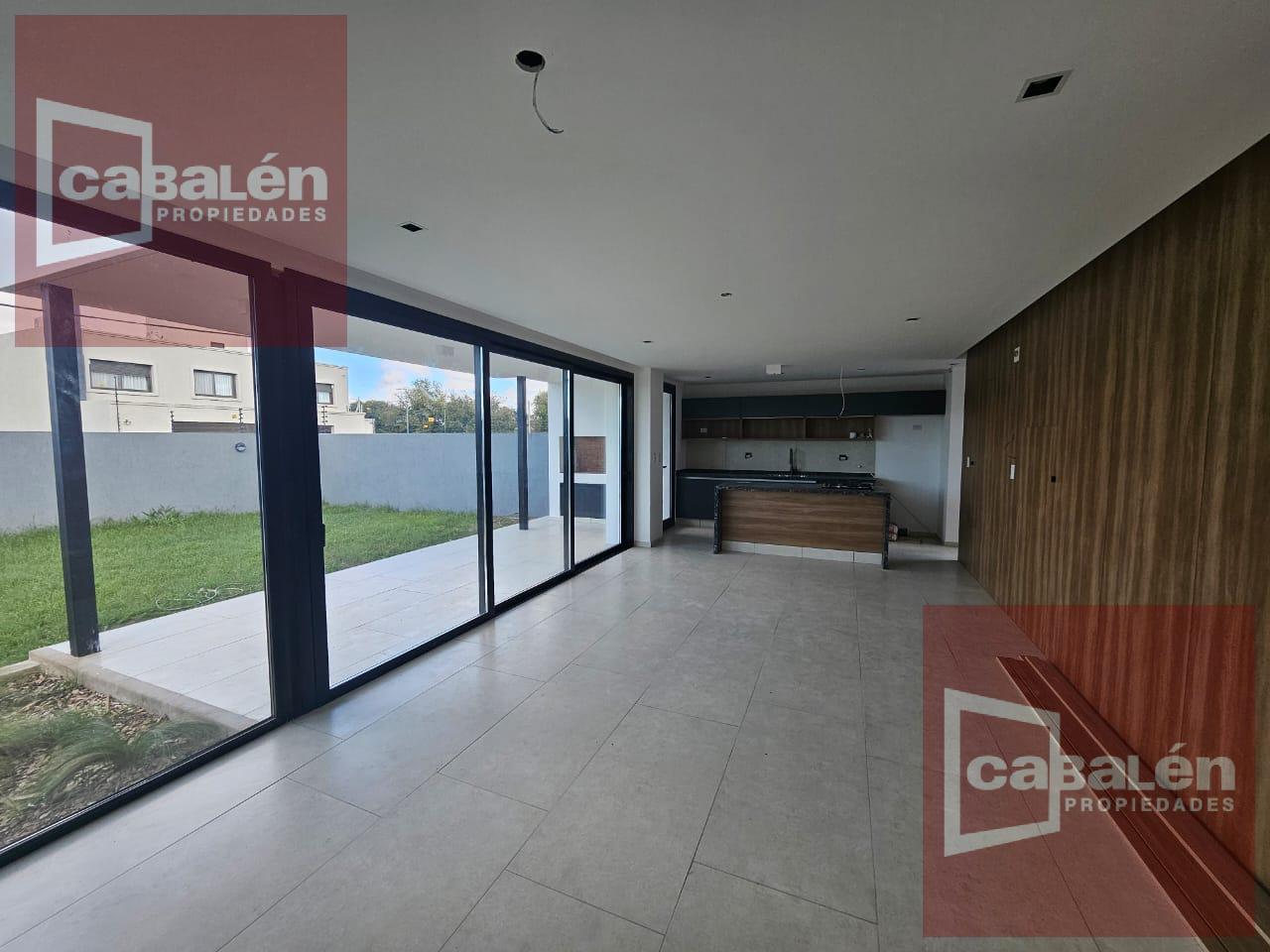 Foto de Mansos del Sur casa en alquiler con patio, seguridad 24hs, imagen 3