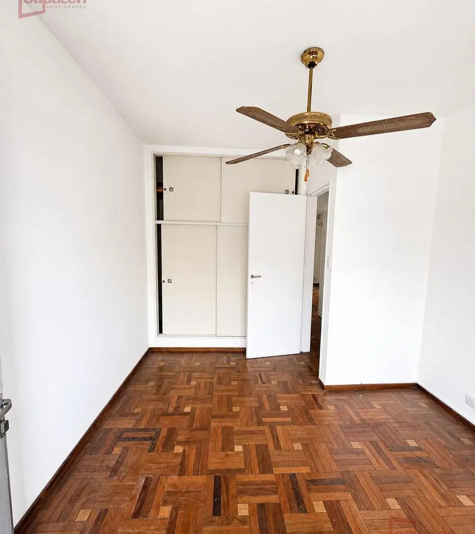 Departamento de 2 dormitorios en venta en barrio centro con balcón terraza propio 3