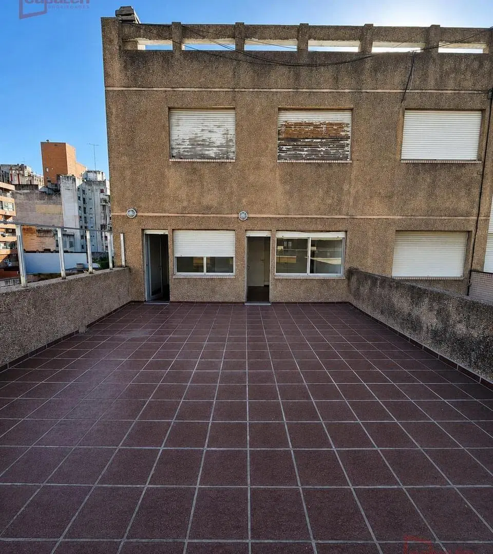 Departamento de 2 dormitorios en venta en barrio centro con balcón terraza propio 2
