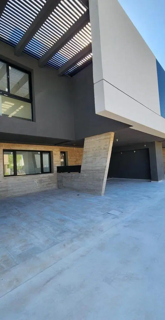 Dúplex en alquiler en La Luisita | 3 dormitorios escritorio en planta baja 3