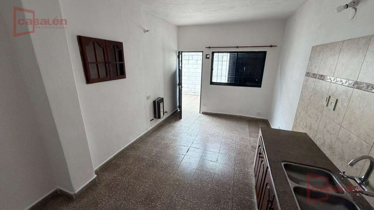 Foto de Alquiler de casa de 2 dormitorios con patio y cochera en Barrio Jardín, imagen 4