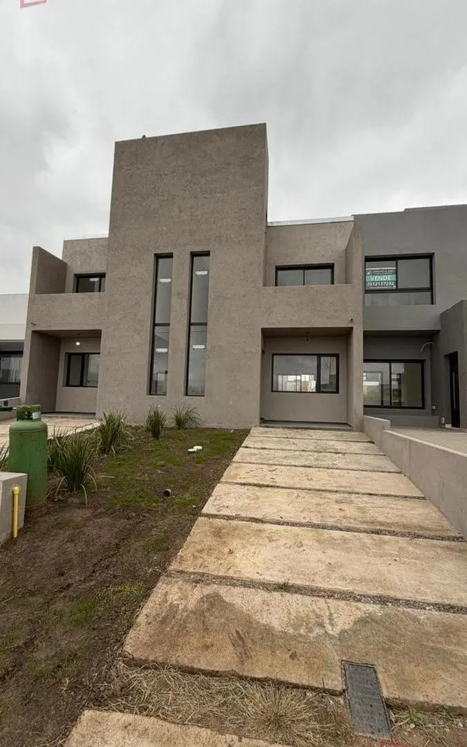 Dúplex a estrenar de 2 dormitorios en alquiler con patio y asador | Docta 1