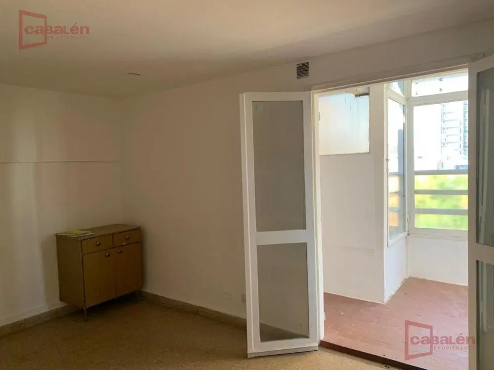 Monoambiente en alquiler con balcón – Calle Bolivia 45 8