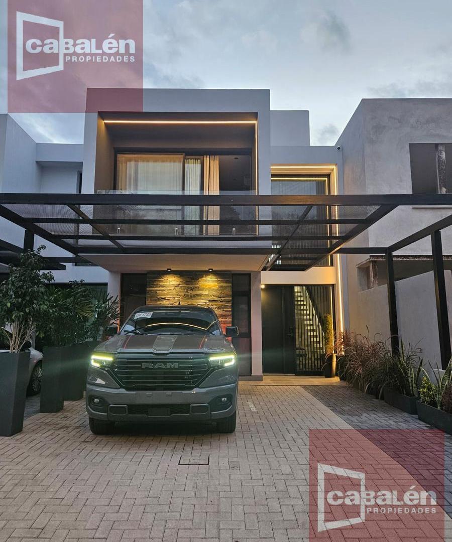 Foto de La Calandria. Duplex de 3 dormitorios, escritorio,3 baños, cochera doble, asador, imagen 1