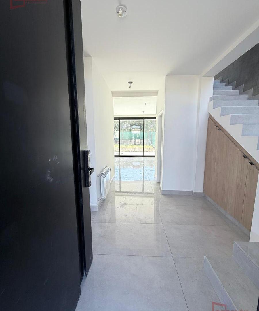 Foto de DUPLEX EN VENTA A ESTRENAR - 7 SOLES - Barrio Alqarias., imagen 1