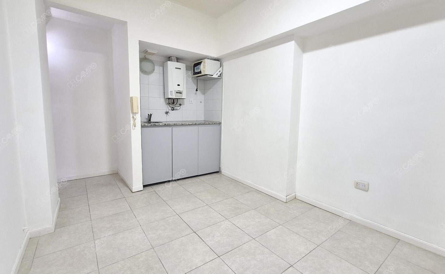 Foto de DEL CAMPO ALQUILA - Departamento 2 amb apto profesional sobre Av, imagen 3